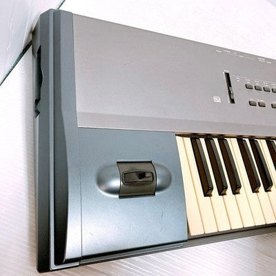 KORG N264 61 KEY SYNTHESIZER KEYBOARD MUSIC WORKSTATION TESTED WORKING