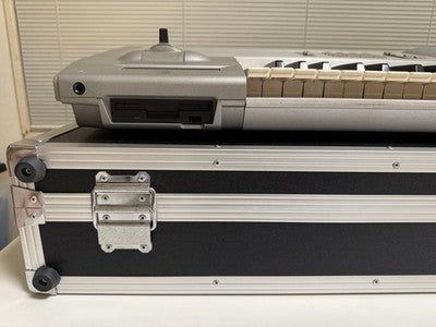 KORG TRINITY PRO 76-KEY SYNTHESIZER W/ CASE PBS OPTION FDD WORKING FROM JAPAN