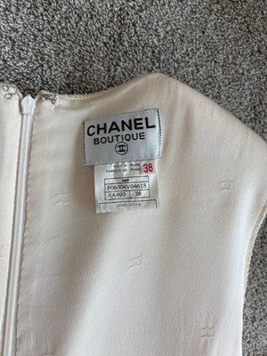 CHANEL IVORY SLEEVELESS DRESS SIZE 38 WOOL SILK CC BUTTON ELEGANT AUTHENTIC