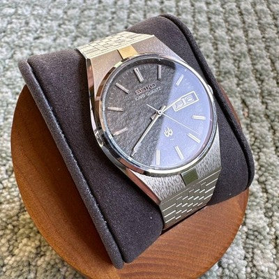 SEIKO KING QUARTZ 5856-8090 TEXTURED BROWN DIAL DAY DATE MENS WATCH VINTAGE