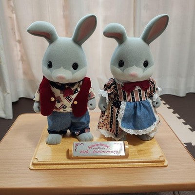 SYLVANIAN FAMILIES 15TH ANNIVERSARY HAPPY COTTON RABBIT SET FIGURE EPOCH JP