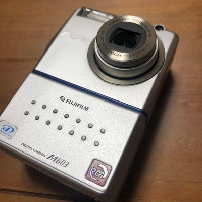 FUJIFILM FINEPIX M603 COMPACT DIGITAL CAMERA SUPER CCD TESTED WORKING