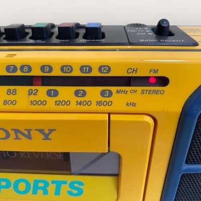 SONY CFS-V75 SPORTS STEREO CASSETTE CORDER AUTO REVERSE FM AM YELLOW AC100V DC9V