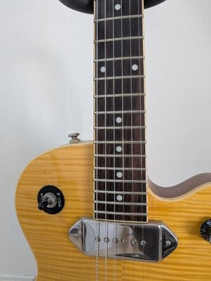 EPIPHONE WILDKAT ELECTRIC GUITAR WITH BIGSBY TREMOLO CLEAN CONDITION SOFT CASE