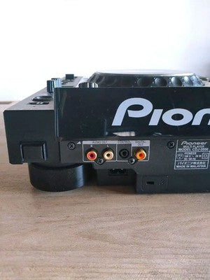 PIONEER CDJ-2000 PROFESSIONAL DJ MULTI PLAYER - E-8709 ERROR CLEAR, NEW CABLES