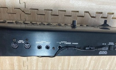ROLAND JUNO-D 61 KEY SYNTHESIZER KEYBOARD WORKSTATION WITH CASE JAPAN