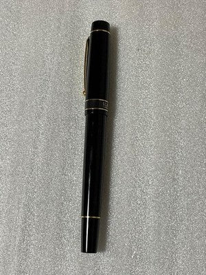 PILOT EORINO FOUNTAIN PEN NIB SIZE F BLACK GOLD RESIN MADE IN JAPAN USED