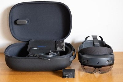 MICROSOFT HOLOLENS 2 SMART GLASSES VR HEADSET DEVICE FROM JPN WITH BOX
