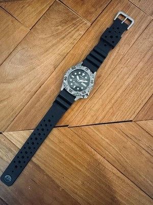 SEIKO 7C43-6A10 PROFESSIONAL 200M TITANIUM VINTAGE DIVER QUARTZ WATCH BLACK