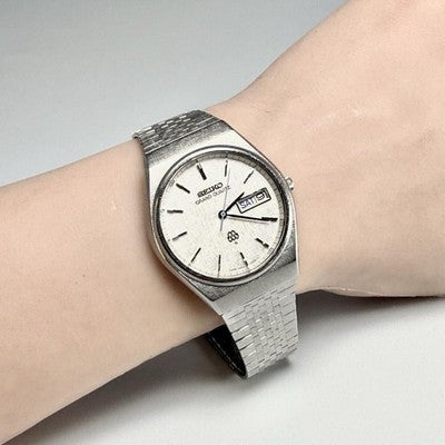 SEIKO GRAND QUARTZ 9943-7000 TWIN QUARTZ LINEN DIAL DAYDATE MEN WATCH VINTAGE