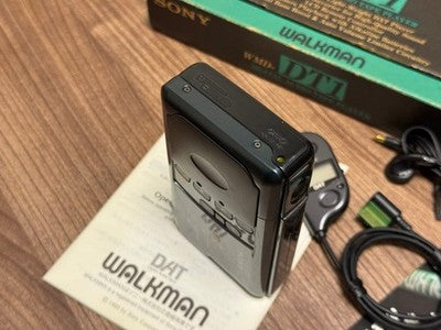 SONY WALKMAN WMD-DT1 DAT DIGITAL TAPE PLAYER BOXED JAPAN RARE