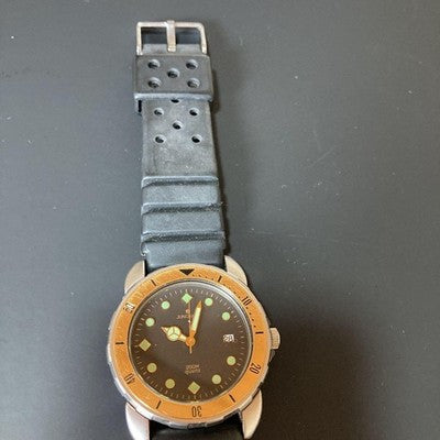 JUNGHANS DIVER'S SILKA VINTAGE QUARTZ MEN'S WRISTWATCH ROUND FACE 1970S VINTAGE