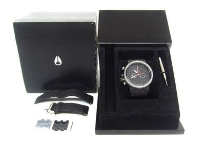 NIXON A153-001 TRADER QUARTZ WATCH 45MM BLACK DIAL - SCRATCHES ON BEZEL, DIRT