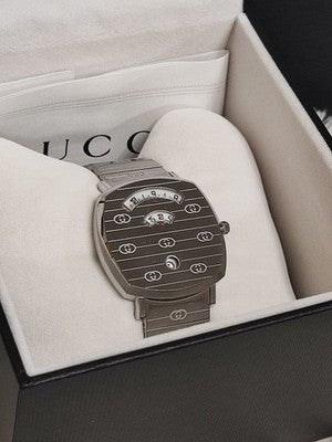 GUCCI GRIP WATCH 38MM YA157410 STAINLESS STEEL SILVER UNUSED W/ BOX & PAPERS
