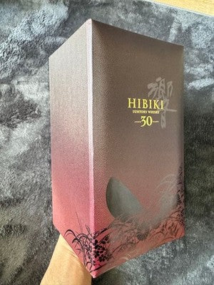 SUNTORY HIBIKI 30 YEAR OLD KACHO FUGETSU DESIGN EMPTY BOTTLE FROM JAPAN