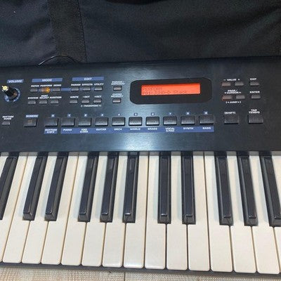 ROLAND JUNO-D 61 KEY SYNTHESIZER KEYBOARD WORKSTATION WITH CASE JAPAN