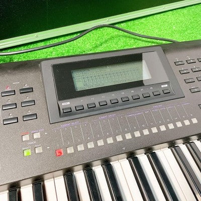 YAMAHA W7 MUSIC SYNTH KEYBOARD 61-KEY W/ CASE TESTED FOR PARTS OR NOT WORKING