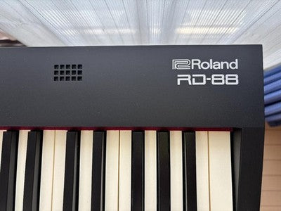 ROLAND RD-88 STAGE PIANO COMPLETE SET PEDAL CASE AC ADAPTER NEAR MINT JAPAN