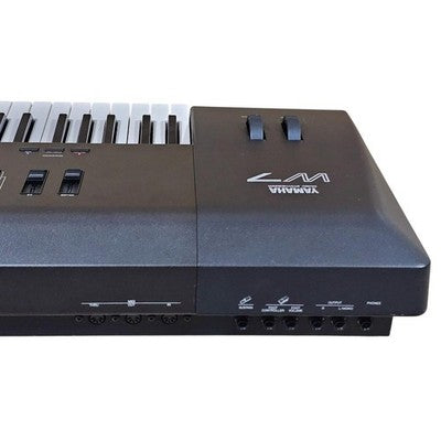 YAMAHA W7 61-KEY WORKSTATION SYNTHESIZER MADE IN JAPAN W/ ORIGINAL HARD CASE