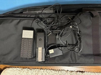 ROLAND JUNO-STAGE 76 KEY SYNTHESIZER KEYBOARD W/ CASE PEDALS AC ADAPTER JP