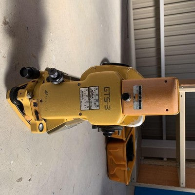 TOPCON TOTAL STATION GTS-3 SURVEYING INSTRUMENT WITH CASE & CHARGER
