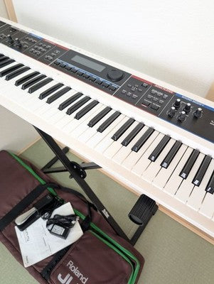 ROLAND JUNO-DI SYNTHESIZER KEYBOARD 61-KEY W/ STAND ADAPTER MANUAL FROM JAPAN
