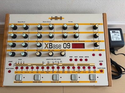 JOMOX XBASE09 ANALOG RHYTHM MACHINE SYNTHESIZER W/ADAPTER FROM JAPAN