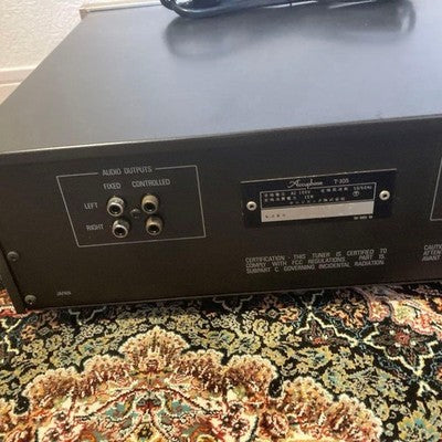ACCUPHASE T-105 FM TUNER QUARTZ LOCK SYNTHESIZER VINTAGE HIFI JAPAN