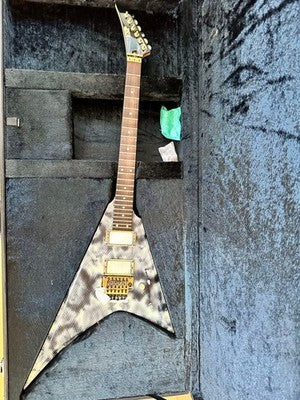 ESP RANDY RHOADS V ELECTRIC GUITAR GRAPHIC SNAKE EMG ACTIVE PICKUPS