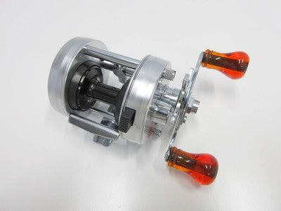 ABU AMBASSADOR 2500C 70017/46 BAITCASTING REEL JAPAN MADE SILVER ABU GARCIA
