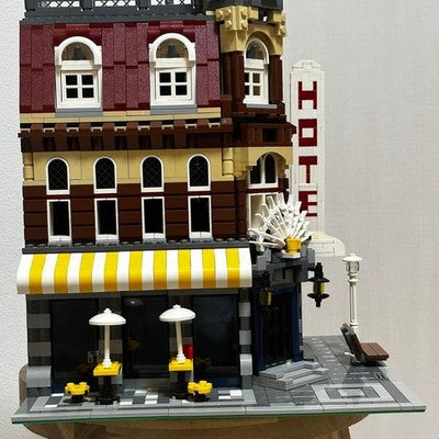 LEGO 10182 CAFE CORNER MODULAR BUILDING CREATOR SET W/ BOX NO MANUAL RARE