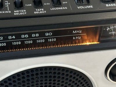 SONY CF-1980 BOOMBOX RADIO CASSETTE RECORDER RARE COLOR WHITE JAPAN