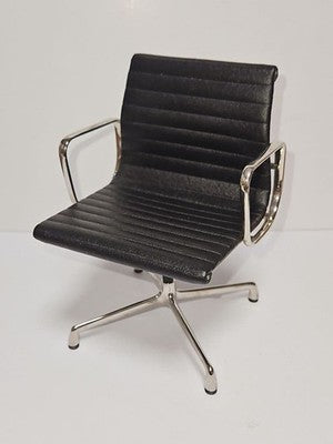 VITRA EAMES ALUMINUM CHAIR MINIATURE 1/6 CHARLES RAY RARE MUSEUM BLACK VTG BOX