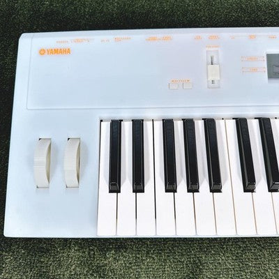 YAMAHA EOS BX SYNTHESIZER W/ ORIGINAL BOX, MANUALS, CD-ROM