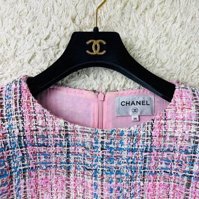 CHANEL 2018 TWEED DRESS COCO MARK LOGO HARDWARE FRENCH SLEEVE MULTI-COLOR