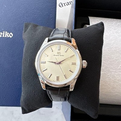 GRAND SEIKO MANUAL WINDING MEN'S WRISTWATCH ROUND FACE JAPAN MADE LEATHER BELT