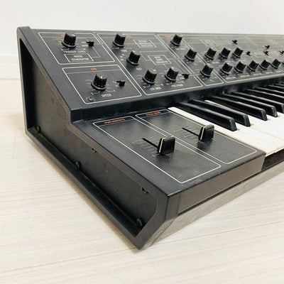 YAMAHA CS-10 ANALOG SYNTHESIZER KEYBOARD WITH HARD CASE FOR PARTS OR NOT WORKING