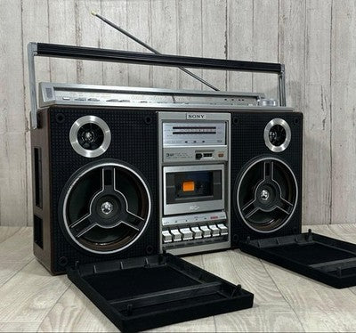 SONY CFS-V8 VINTAGE BOOMBOX RADIO CASSETTE PLAYER 1979 RETRO JAPAN