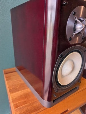 ONKYO D-302E SPEAKER SYSTEM PAIR - TESTED WORKING, ONE SPEAKER HAS SCRATCHES
