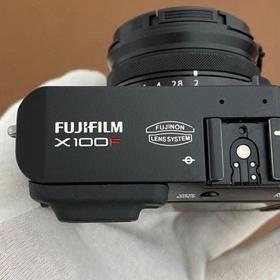 FUJIFILM X100F BLACK 24.3MP APS-C DIGITAL CAMERA HYBRID VIEWFINDER JAPAN