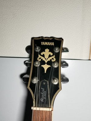 YAMAHA SG800S ELECTRIC GUITAR WITH CASE FOR PARTS OR NOT WORKING