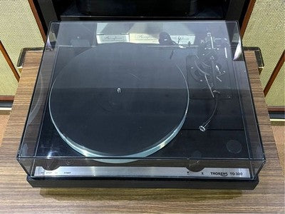 THORENS TD320 SME 3009-R BLACK RECORD PLAYER WITH INSTRUCTION MANUAL