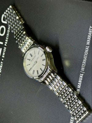 HAMILTON AMERICAN CLASSIC VALIANT QUARTZ H39251194 MOP SILVER STEEL WATCH USED