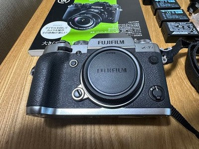 FUJIFILM X-T1 GRAPHITE SILVER, WITH FAN BOOK DIGITAL CAMERA