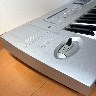 KORG TRITON LE61 61-KEY SYNTHESIZER MUSIC WORKSTATION W/ ADAPTER MANUALS