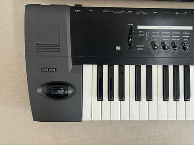 KORG TR76 WORKSTATION SYNTHESIZER 76 KEY TRITON ENGINE MUSIC KEYBOARD