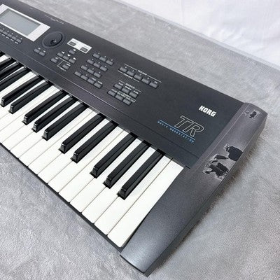 KORG TR61 SYNTHESIZER WORKSTATION 61-KEY W/ SOFT CASE FOR PARTS OR NOT WORKINGQ
