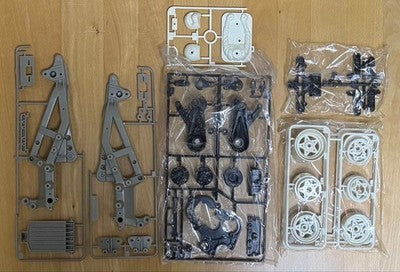 TAMIYA THE FROG KIT NO.5841 ORIGINAL 1983 VINTAGE RC BUGGY UNBUILT NOS RARE