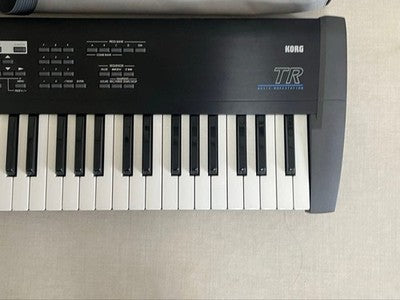 KORG TR76 WORKSTATION SYNTHESIZER 76 KEY TRITON ENGINE MUSIC KEYBOARD