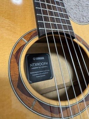 YAMAHA NTX900FM ELECTRIC CLASSICAL GUITAR THIN BODY SOLID SPRUCE PICKUP CASE
